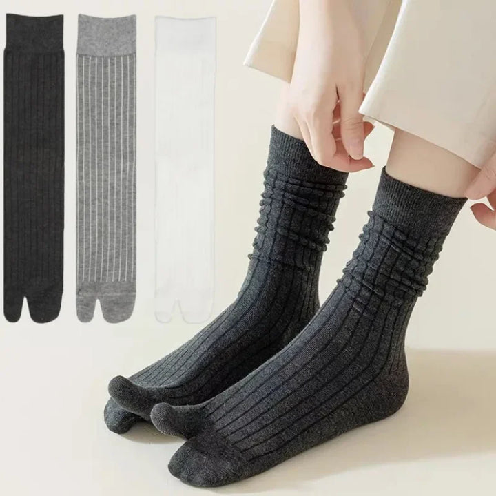 Fashion Japanese Unisex Autumn Winter Two Finger Socks Black White Kimono Flip Flop Sandal Split Ninjia Tabi Toe Socks Harajuku